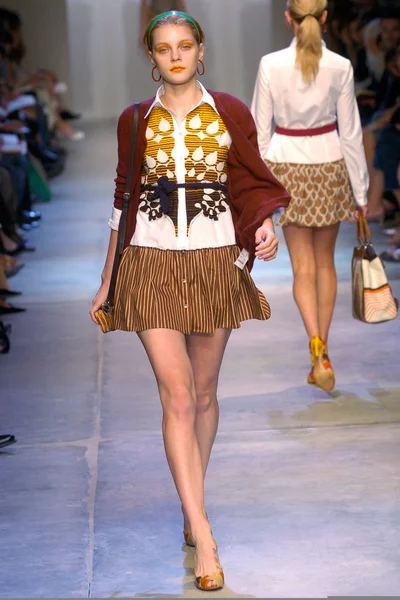 Look 19